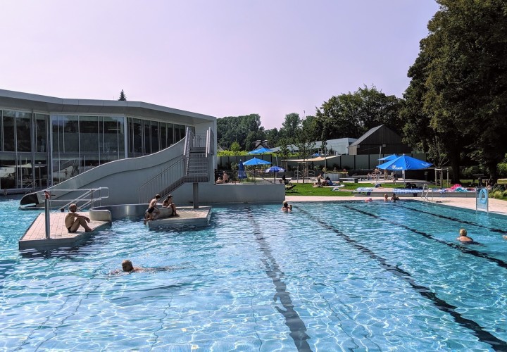 fresch - Freisinger Erlebnis Schwimmbad (Hallenbad Freibad Sauna) – Lerchenfeld Bild