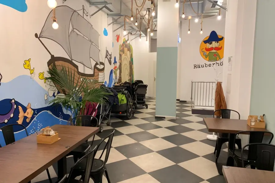 Kindergeburtstag in der Räuberhöhle