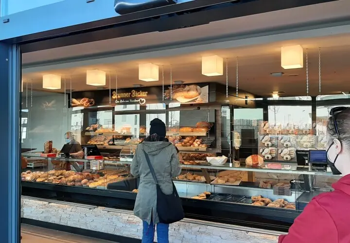 Bäckerei Brunner, Café & Bistro in Burgweinting