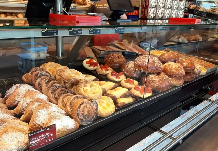 Bäckerei Brunner, Café & Bistro in Burgweinting