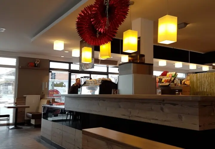 Bäckerei Brunner, Café & Bistro in Burgweinting