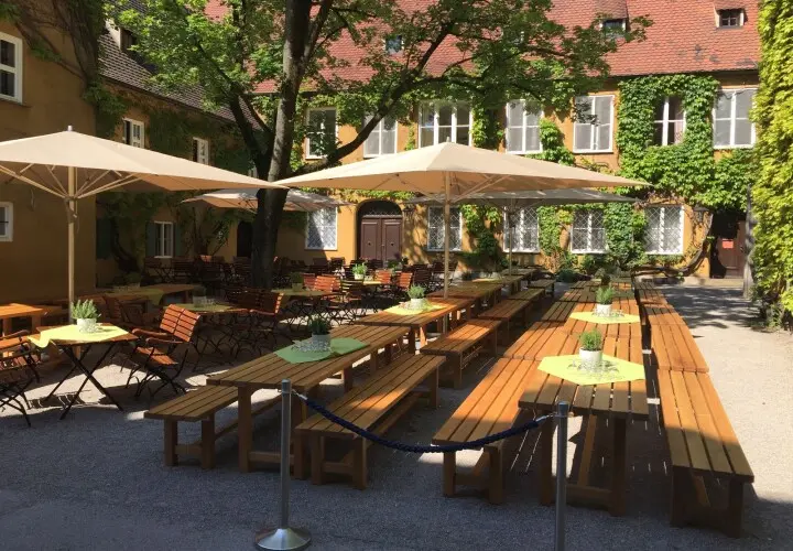 Die Tafeldecker in der Fuggerei
