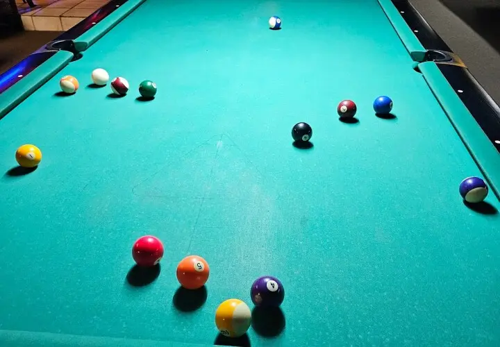 Instroke Billard & Bowling