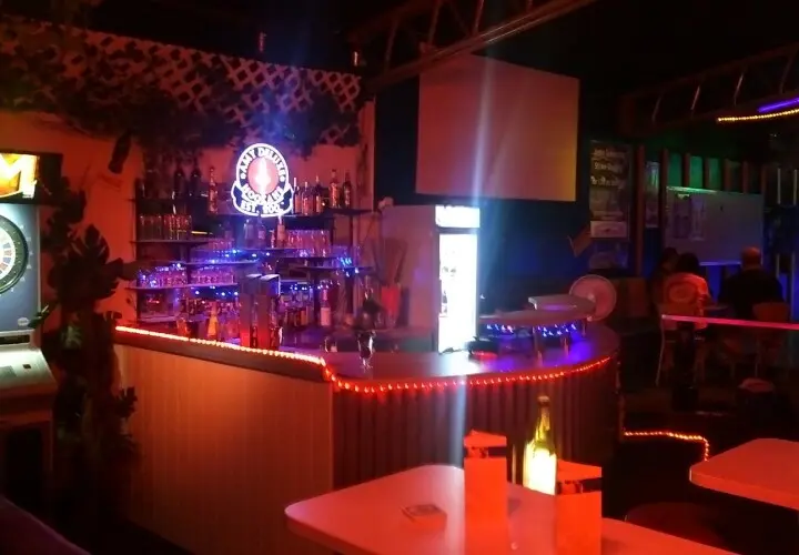 Instroke Billard & Bowling