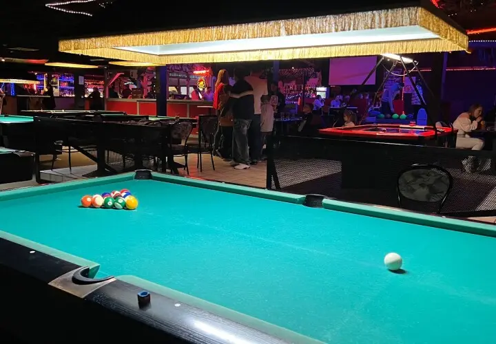 Instroke Billard & Bowling