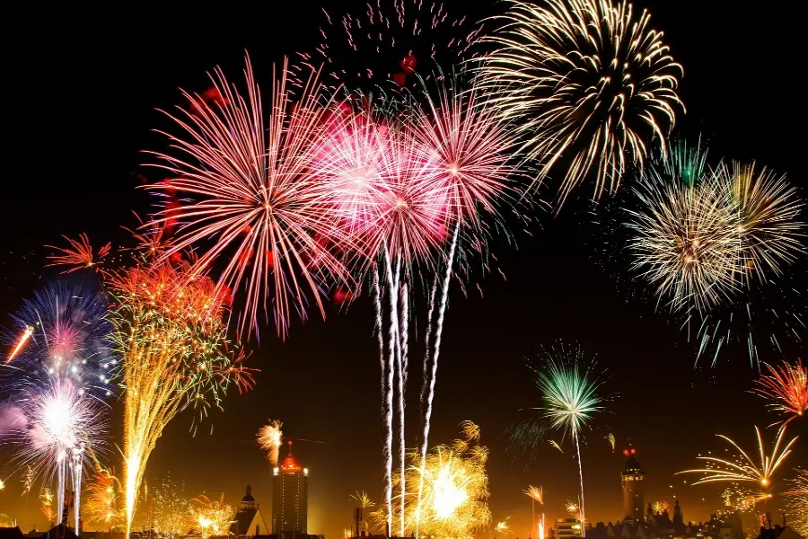 6 Ideen für einen besonderen Silvesterabend mit der Familie