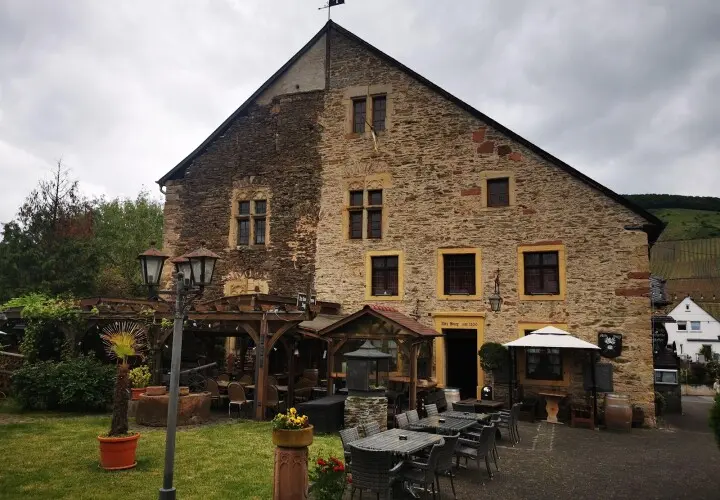 Alte Burg Longuich