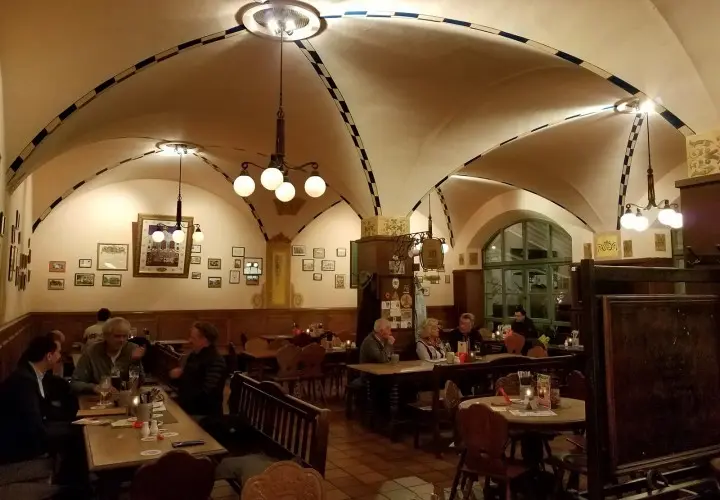 Hofbräukeller am Wiener Platz