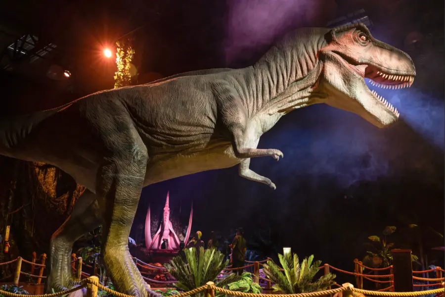 „DINOS ALIVE – Reise in die Urzeit“ ab 3. April in Bremen