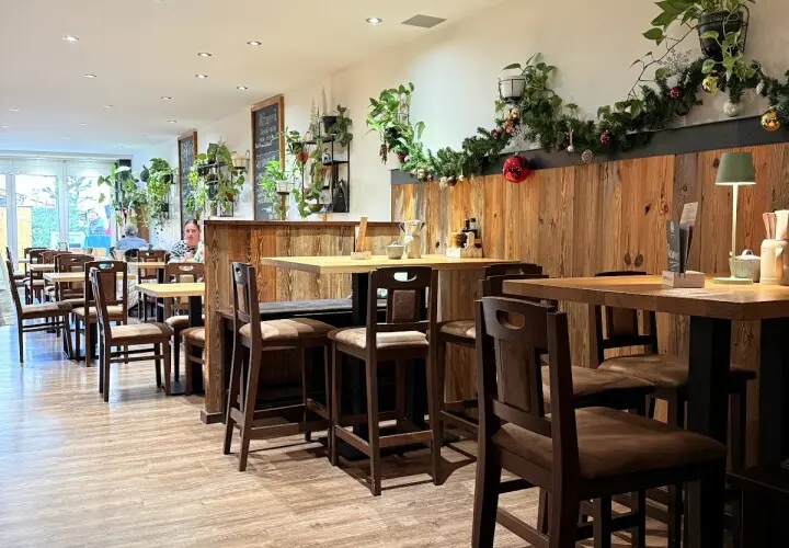 Green Leaf Café