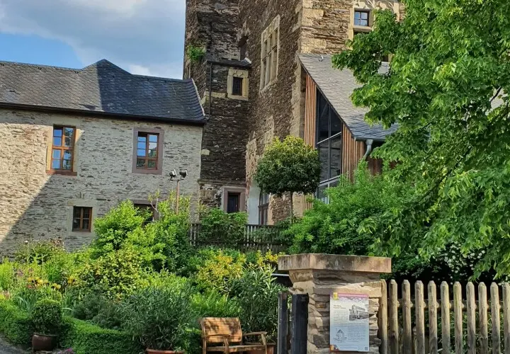 Alte Burg Longuich