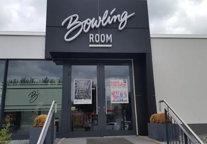 Bowling Room Trier