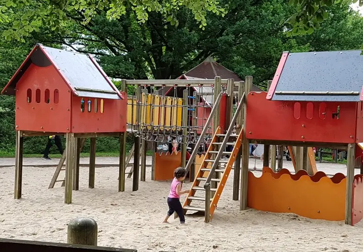Großer Spielplatz Bullerberge