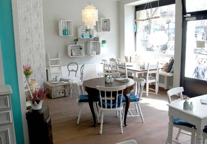 Café Amira