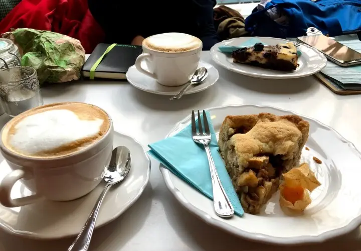 Café Amira