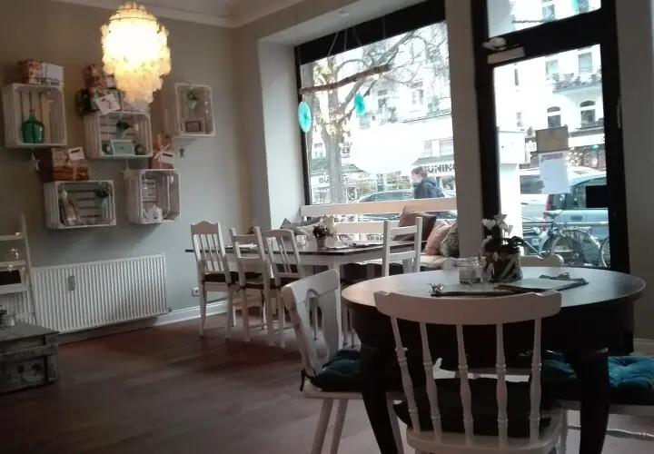 Café Amira