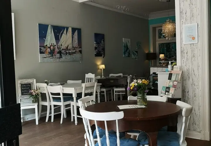 Café Amira