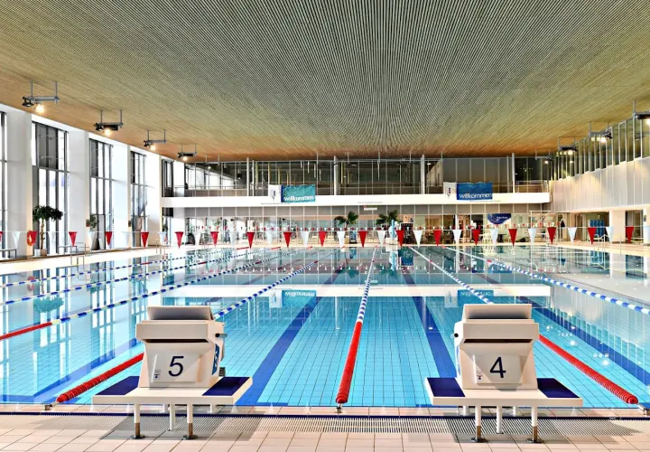 Schwimm- und Sprunghalle im Europasportpark (SSE) - Berliner Bäder