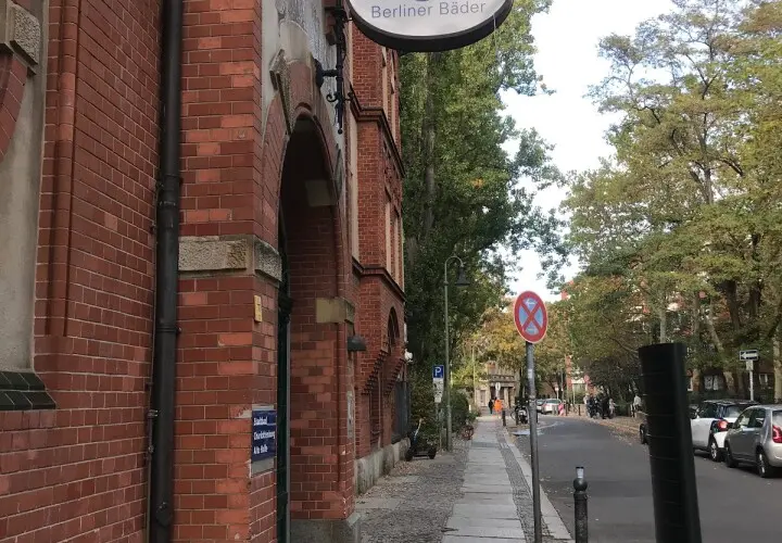 Stadtbad Charlottenburg - Neue Halle - Berliner Bäder