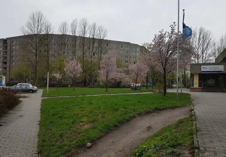 Schwimmhalle Ernst-Thälmann-Park - Berliner Bäder