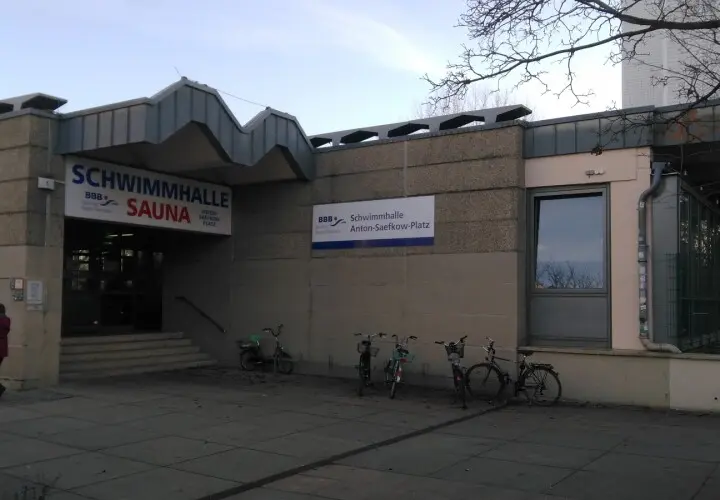 Schwimmhalle Anton-Saefkow-Platz - Berliner Bäder