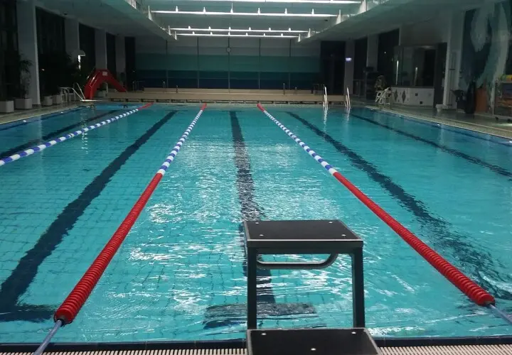 Schwimmhalle Anton-Saefkow-Platz - Berliner Bäder
