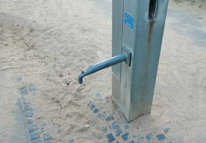 Spielplatz Breitestrasse mit Wasser
