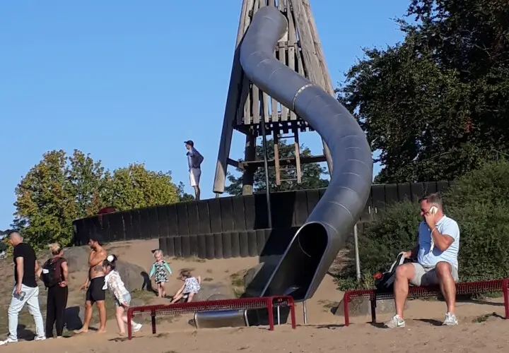 Spielplatz im Rheinpark