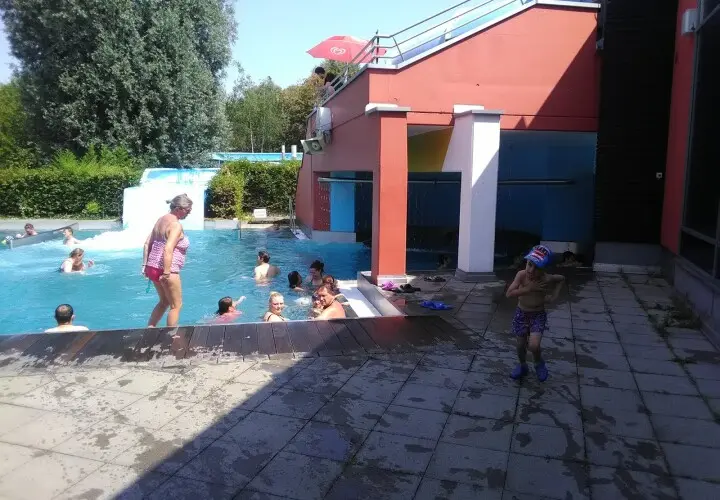 Schwimmbad Zündorf
