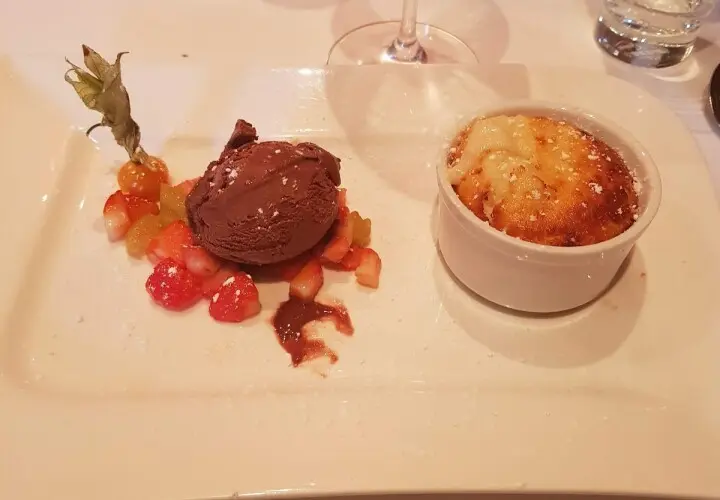 META Restaurant Köln-Poll