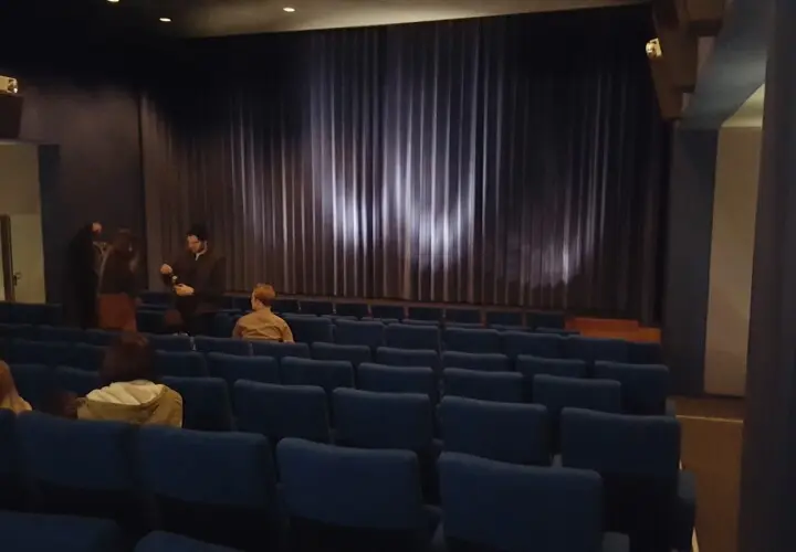 Off Broadway Kino