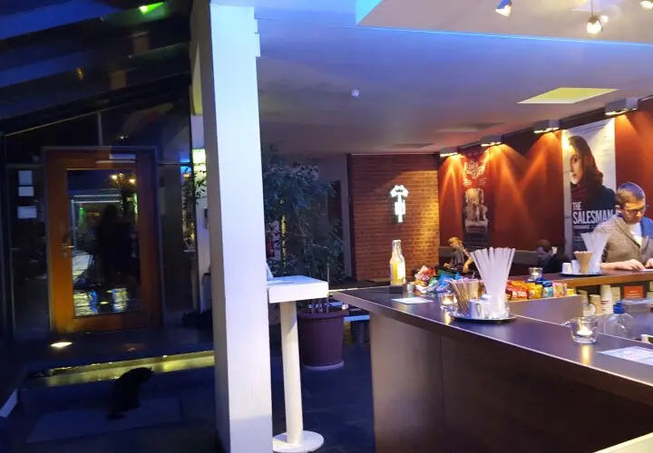 Off Broadway Kino