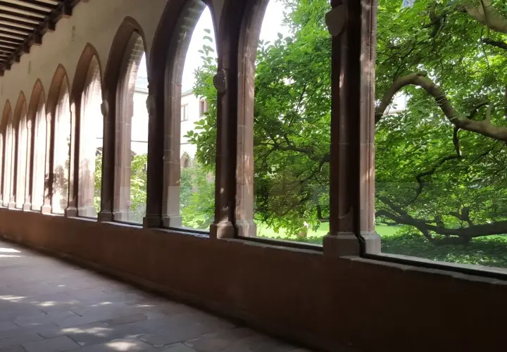 Institut für Stadtgeschichte im Karmeliterkloster