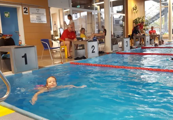 Ozonhallenbad mit Sauna