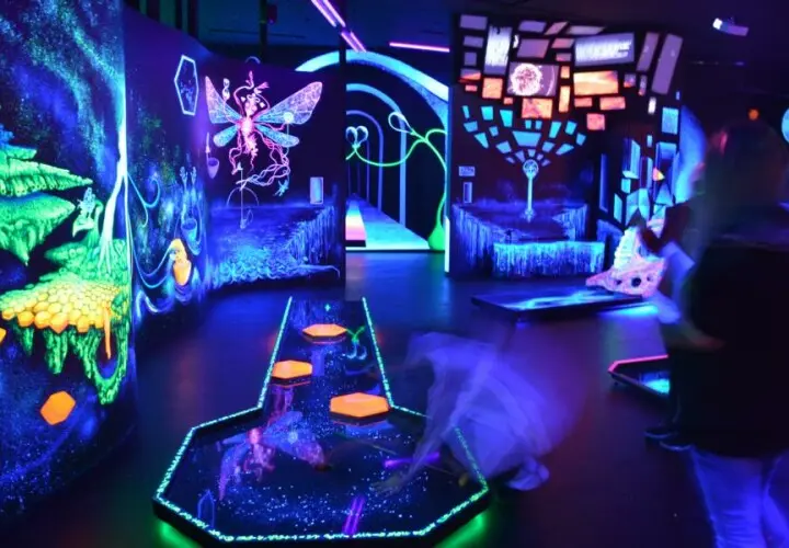 Schwarzlichtfabrik 3D Minigolf Würzburg