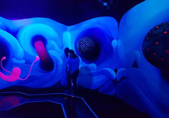 Schwarzlichtfabrik 3D Minigolf Nürnberg