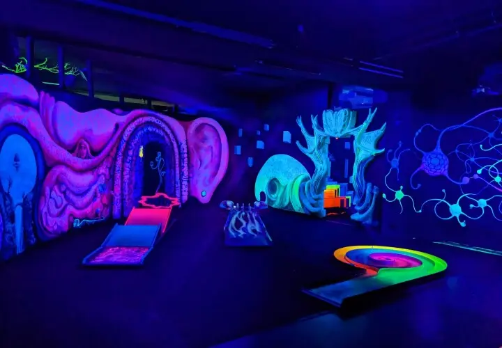 Schwarzlichtfabrik 3D Minigolf Nürnberg