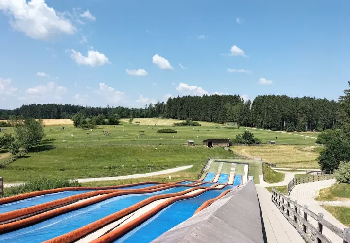 Erlebnispark Voglsam, Baumhaus, Kartbahn, Ballonfahren uvm