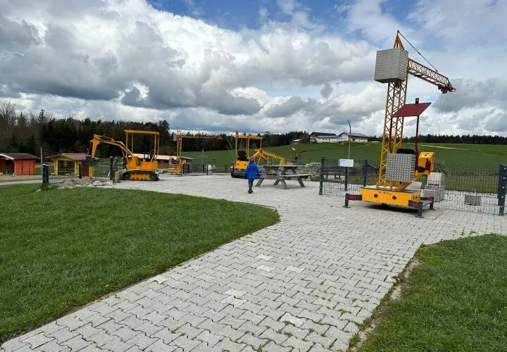 Erlebnispark Voglsam, Baumhaus, Kartbahn, Ballonfahren uvm