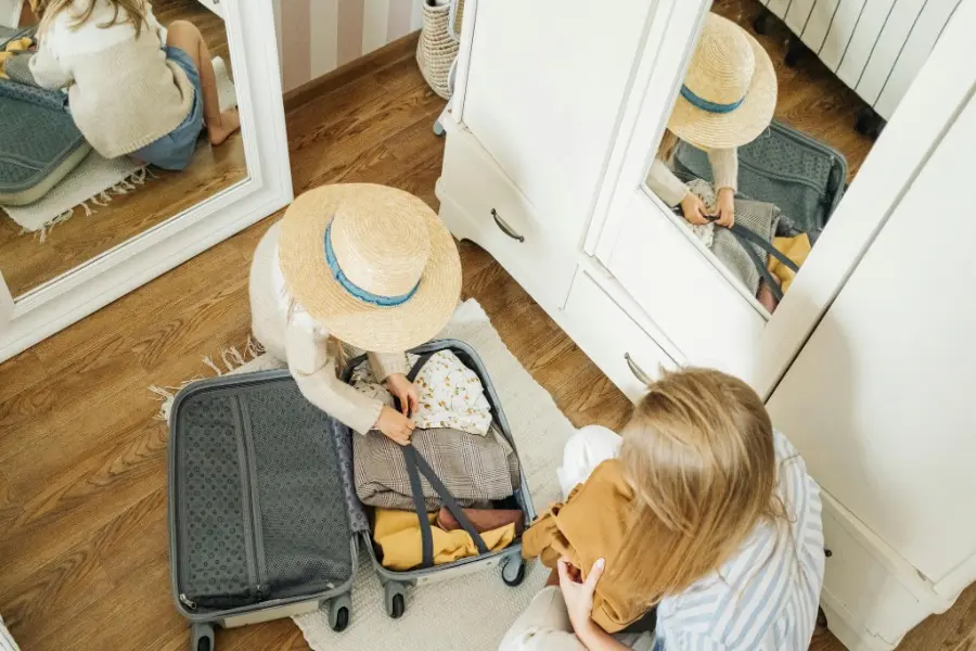 Erster Urlaub ohne Eltern: Rechtliches, Tipps und Anbieter
