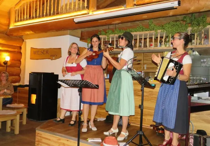 WIESER Erlebnisbauernhof und Bauernhofgastronomie