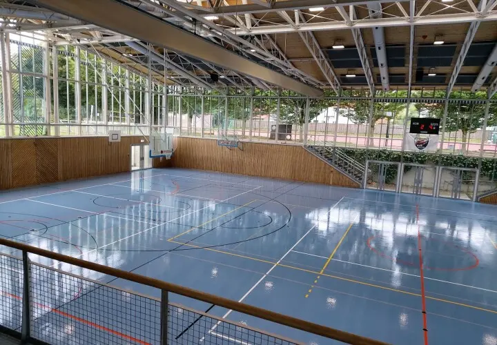 Mehrzweckhalle
