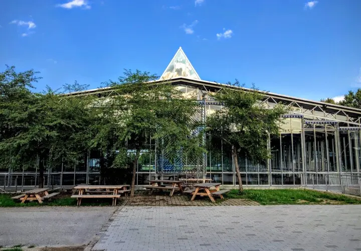 Mehrzweckhalle