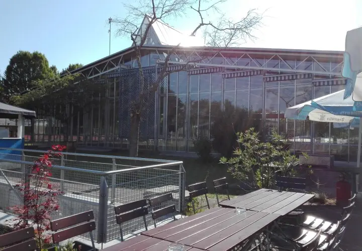 Mehrzweckhalle